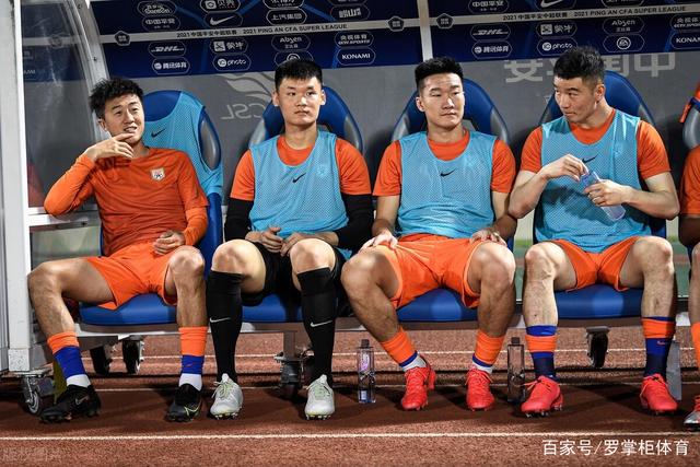 切尔西防线新低陷泥潭，7500万后卫引发讨论